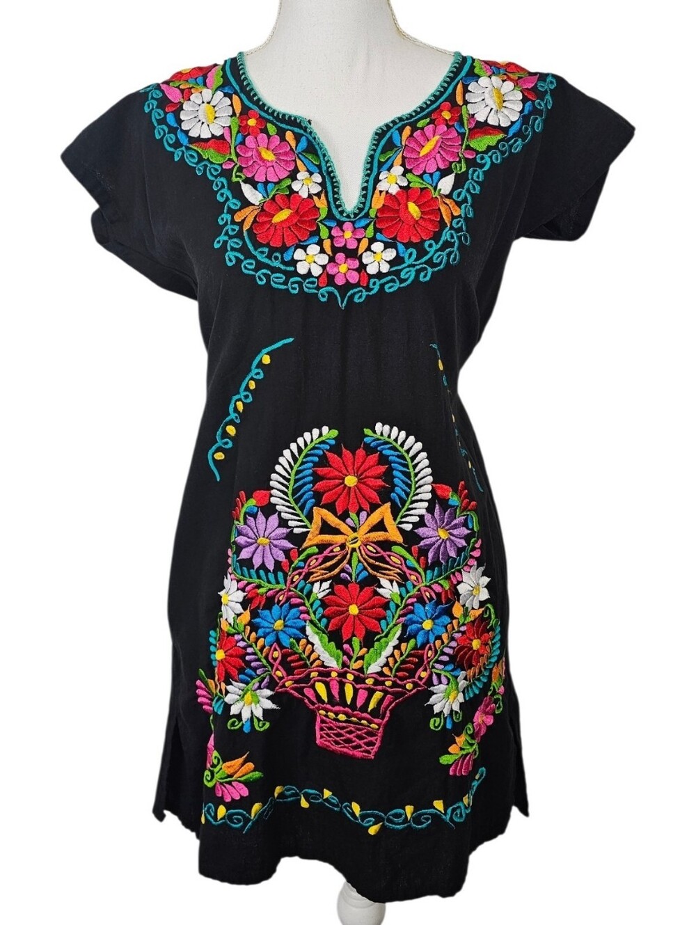 Solei Mexican Embroidered Floral Tunic Dress Black Boho Oaxaca Folk Art Medium